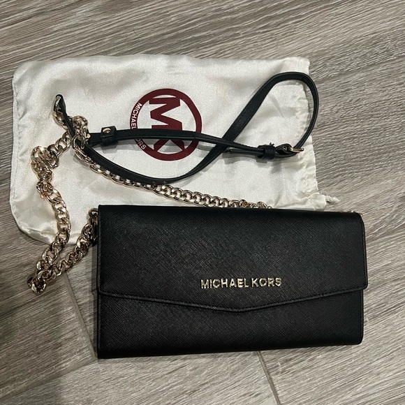Michael Kors Handbags - Michael Kors Crossbody Clutch